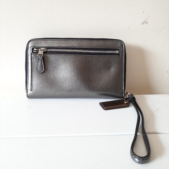 Coach Zipper Around Wallet - Picture 2 of 11